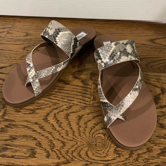 Steve Madden Athens Strappy Flat Sandal Natural Snake Faux Leather - Picture 2 of 5